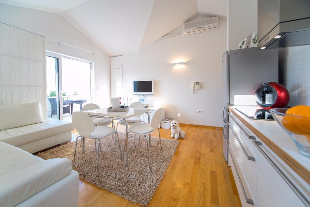 Apartments Fortunata プリモシュテン 部屋 写真