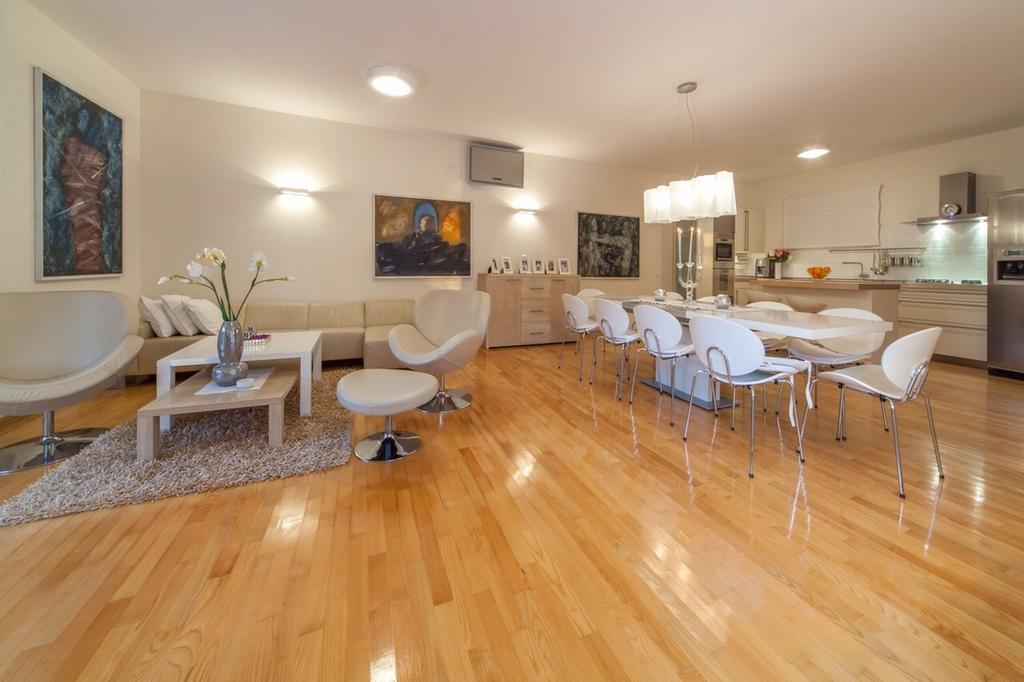 Apartments Fortunata プリモシュテン 部屋 写真